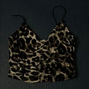 Leopard print black and gray soft felt cropped top no sleeve